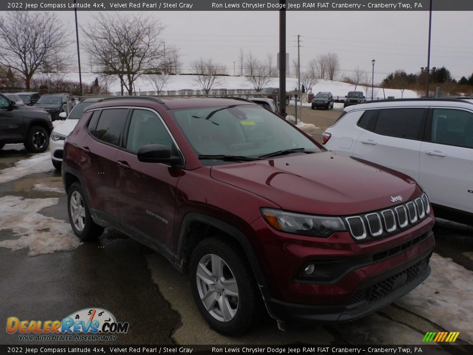 2022 Jeep Compass Latitude 4x4 Velvet Red Pearl / Steel Gray Photo #3
