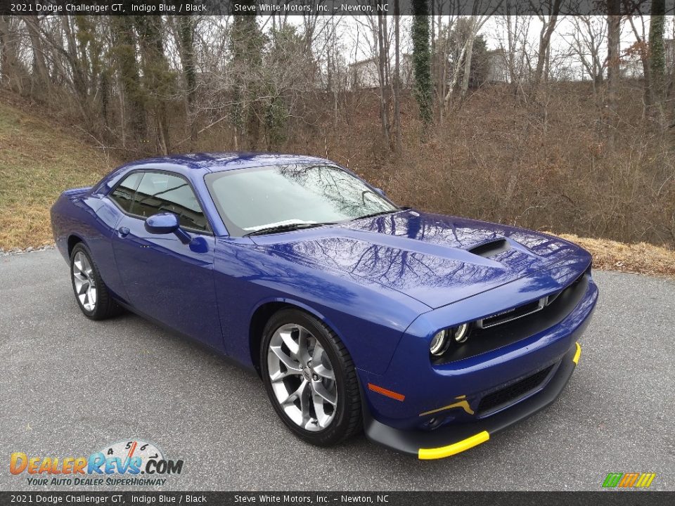 Front 3/4 View of 2021 Dodge Challenger GT Photo #4