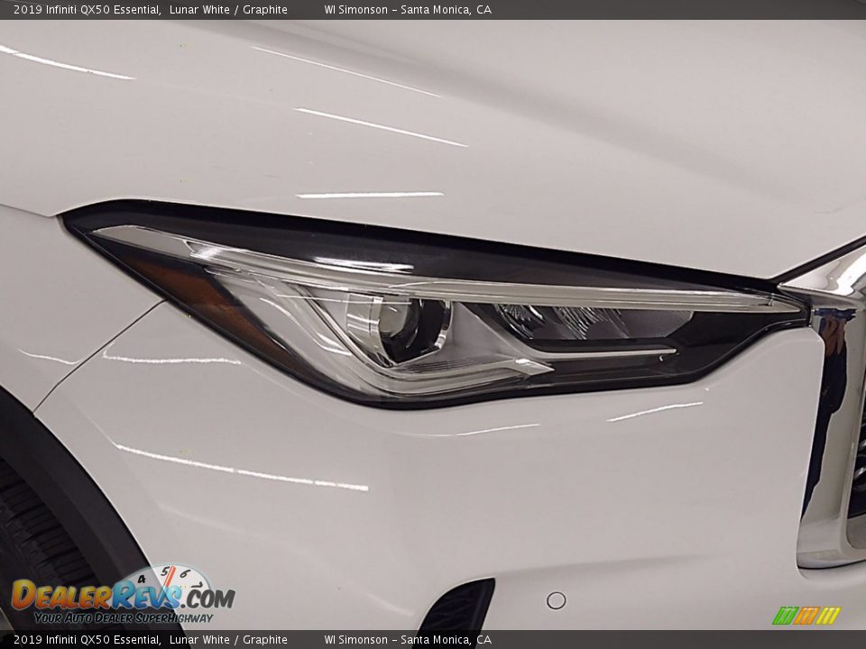 2019 Infiniti QX50 Essential Lunar White / Graphite Photo #3