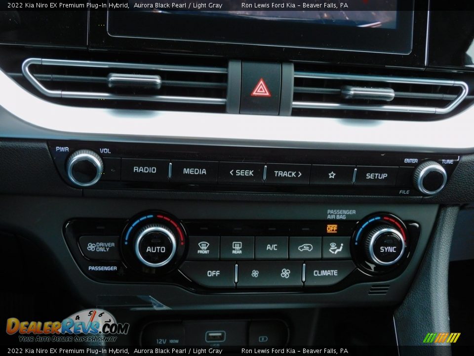 Controls of 2022 Kia Niro EX Premium Plug-In Hybrid Photo #17