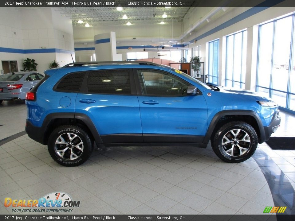 2017 Jeep Cherokee Trailhawk 4x4 Hydro Blue Pearl / Black Photo #4