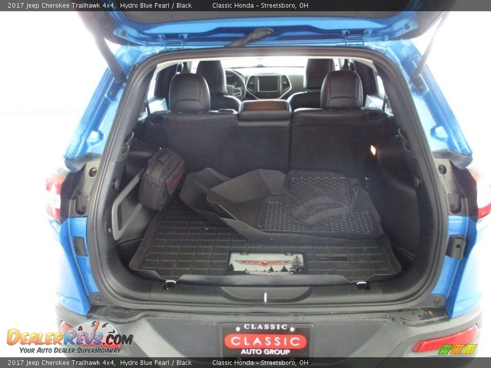 2017 Jeep Cherokee Trailhawk 4x4 Hydro Blue Pearl / Black Photo #13