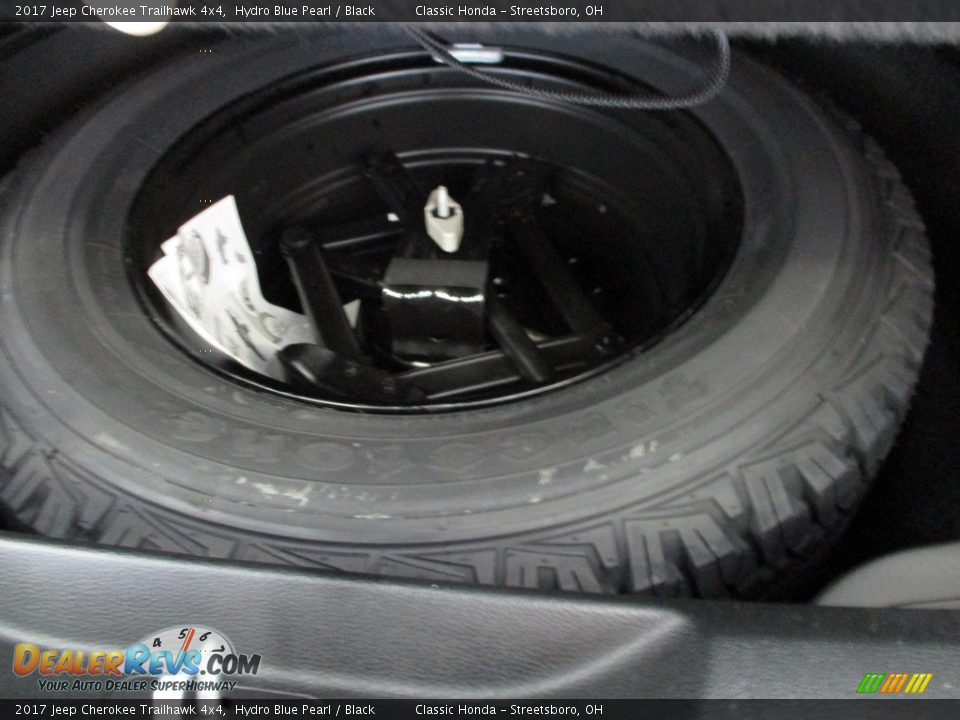 2017 Jeep Cherokee Trailhawk 4x4 Hydro Blue Pearl / Black Photo #16