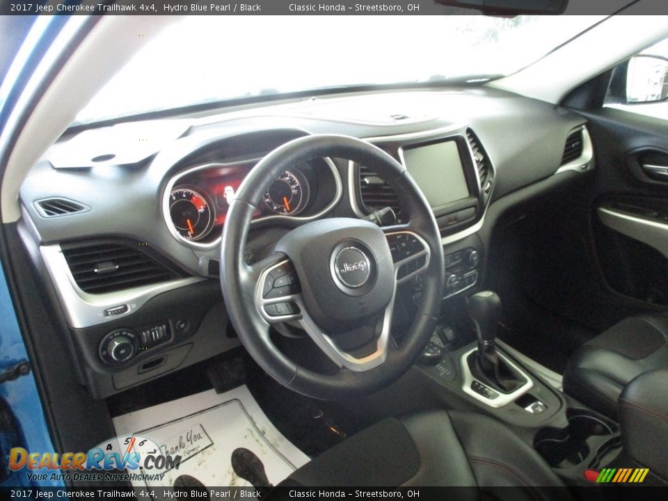 2017 Jeep Cherokee Trailhawk 4x4 Hydro Blue Pearl / Black Photo #32