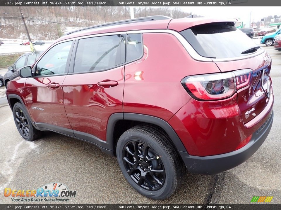 2022 Jeep Compass Latitude 4x4 Velvet Red Pearl / Black Photo #3