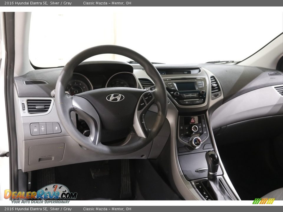 2016 Hyundai Elantra SE Silver / Gray Photo #6