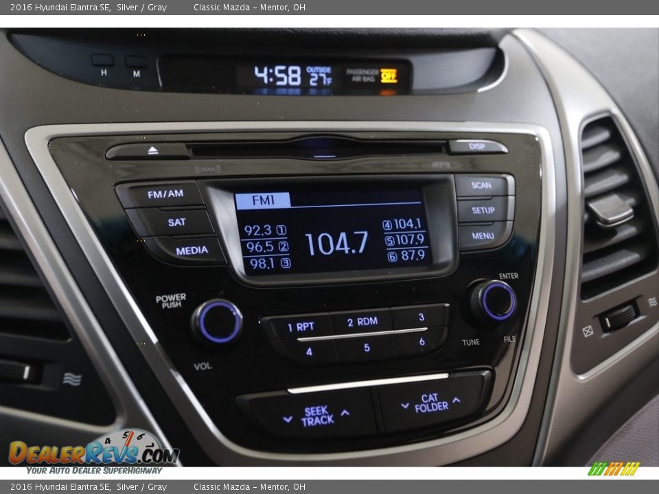 2016 Hyundai Elantra SE Silver / Gray Photo #10