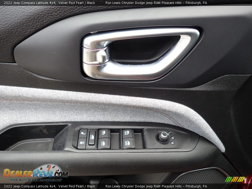 2022 Jeep Compass Latitude 4x4 Velvet Red Pearl / Black Photo #14