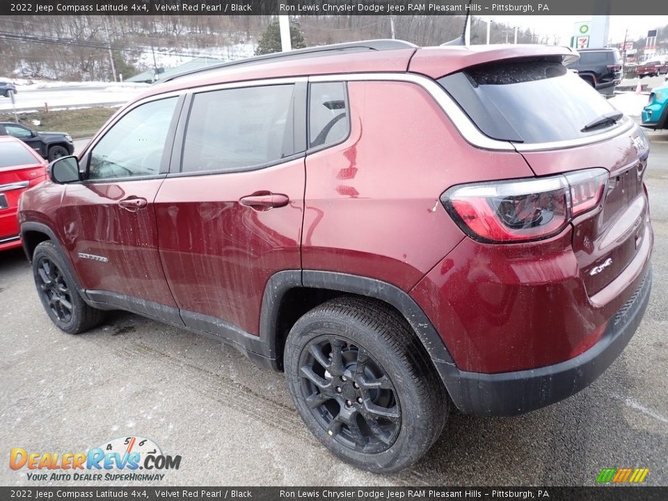 2022 Jeep Compass Latitude 4x4 Velvet Red Pearl / Black Photo #3