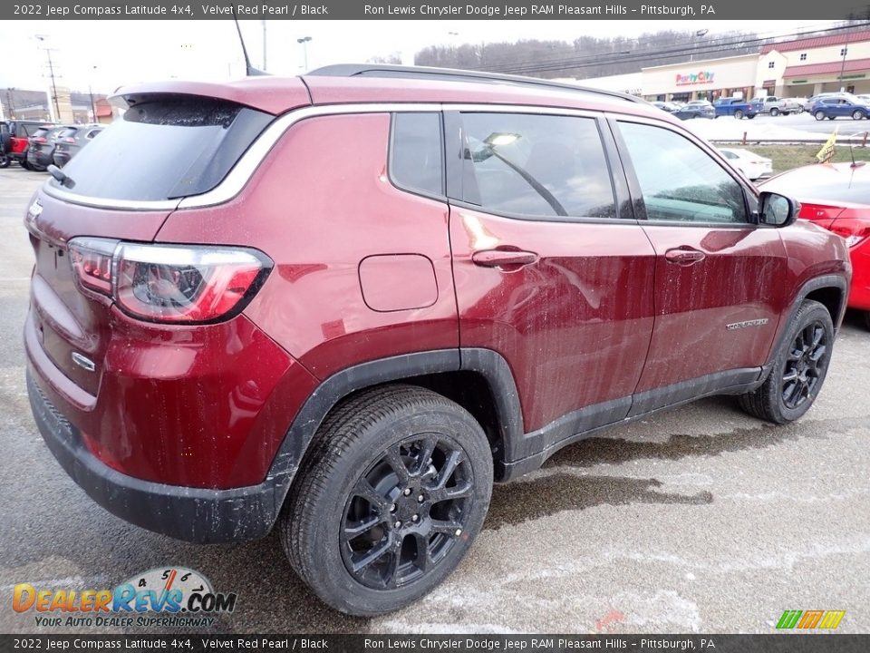 2022 Jeep Compass Latitude 4x4 Velvet Red Pearl / Black Photo #6