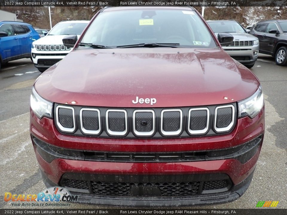 2022 Jeep Compass Latitude 4x4 Velvet Red Pearl / Black Photo #9