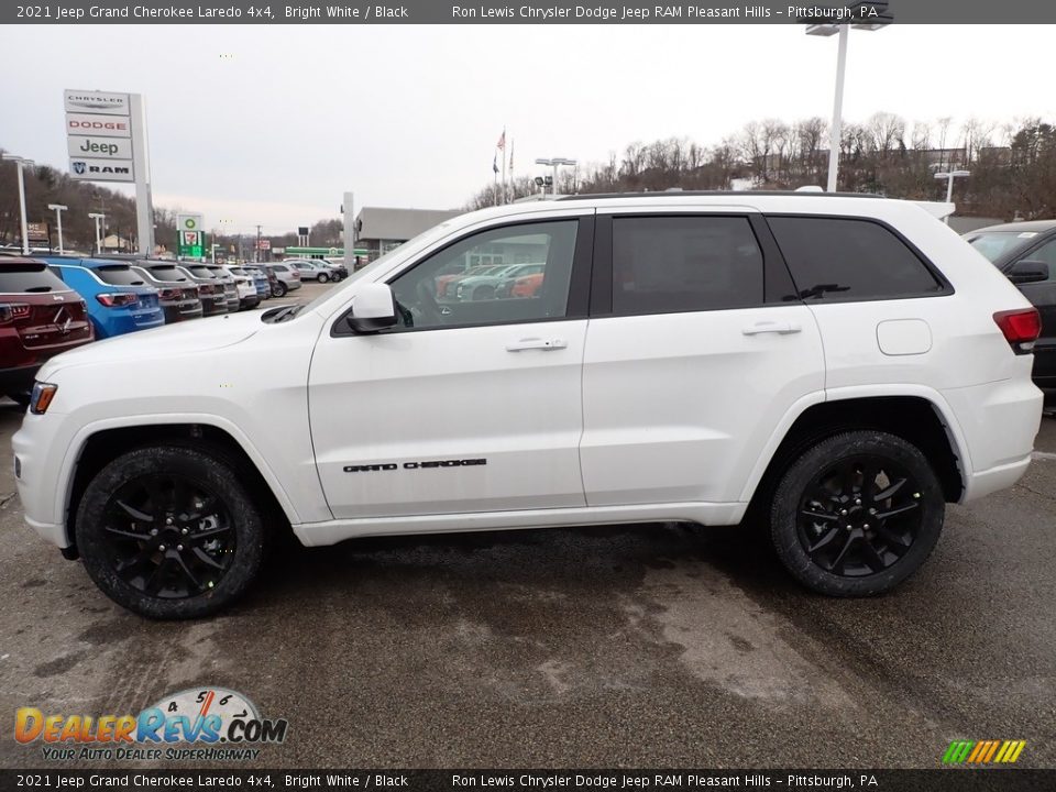 2021 Jeep Grand Cherokee Laredo 4x4 Bright White / Black Photo #2