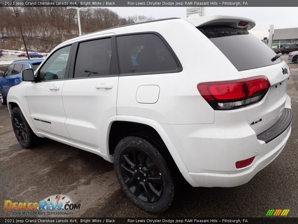 2021 Jeep Grand Cherokee Laredo 4x4 Bright White / Black Photo #3