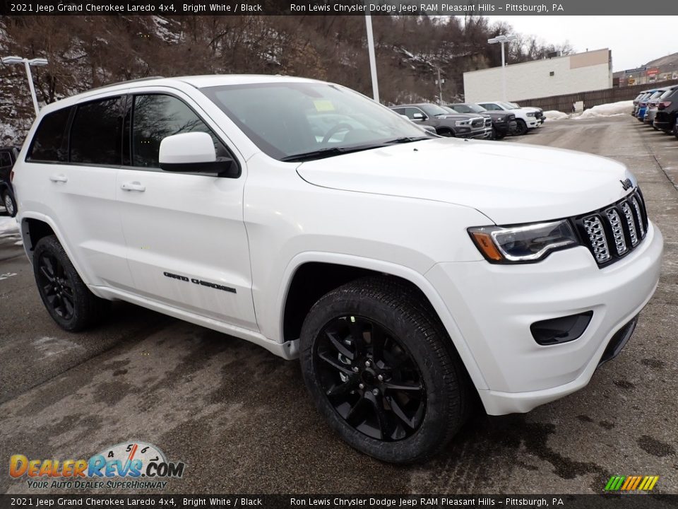 2021 Jeep Grand Cherokee Laredo 4x4 Bright White / Black Photo #8