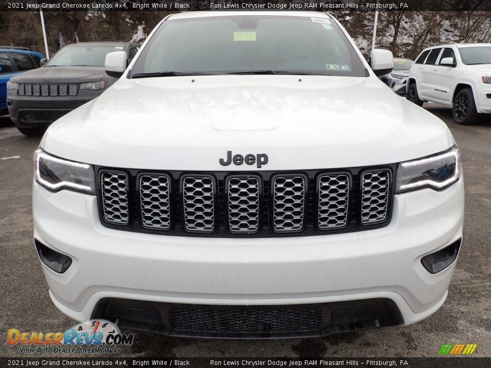 2021 Jeep Grand Cherokee Laredo 4x4 Bright White / Black Photo #9