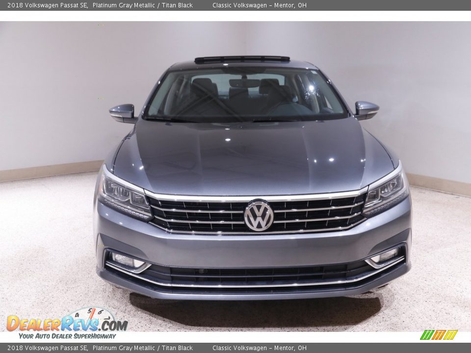 2018 Volkswagen Passat SE Platinum Gray Metallic / Titan Black Photo #2