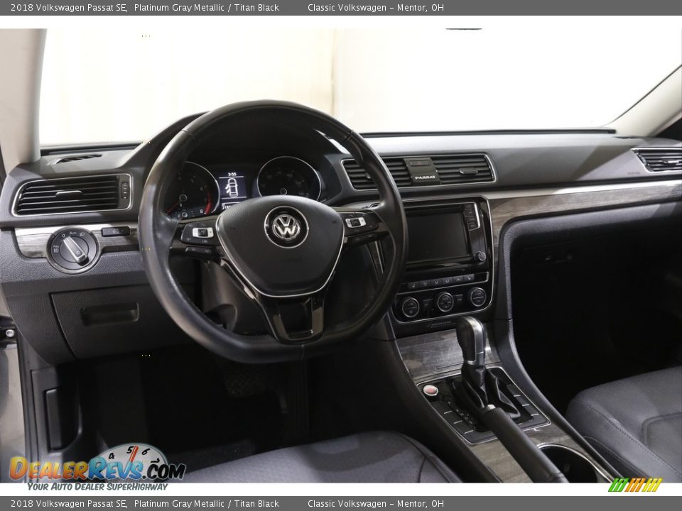 2018 Volkswagen Passat SE Platinum Gray Metallic / Titan Black Photo #6