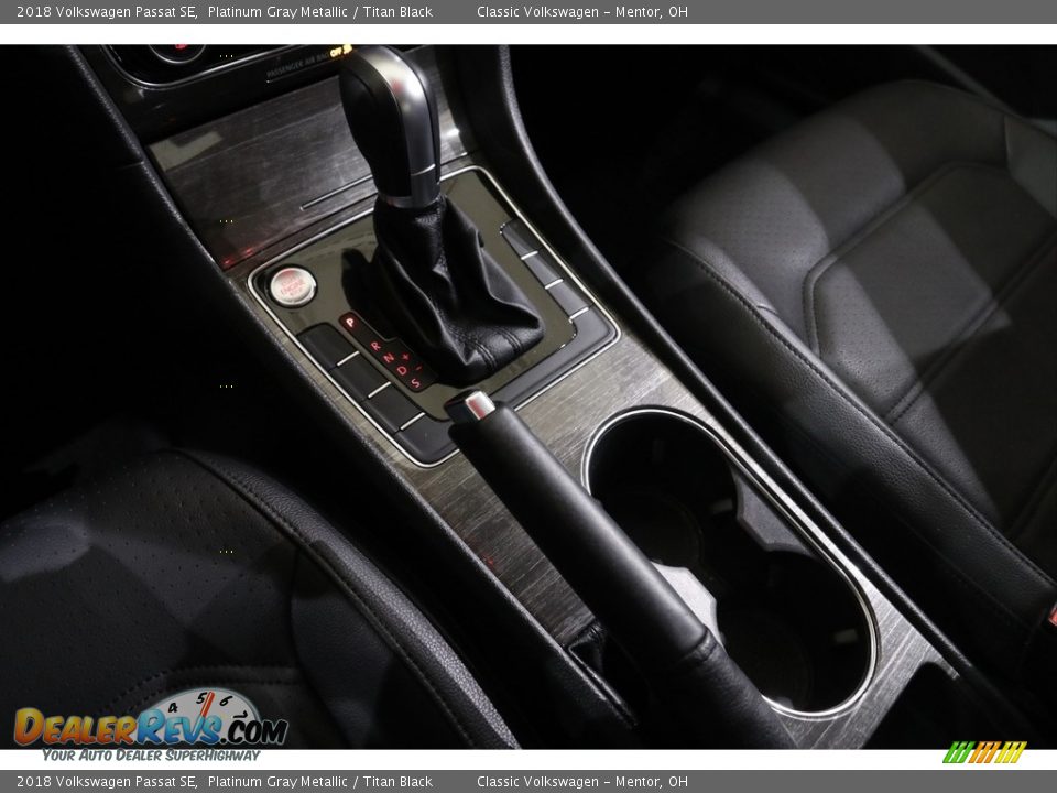 2018 Volkswagen Passat SE Platinum Gray Metallic / Titan Black Photo #12