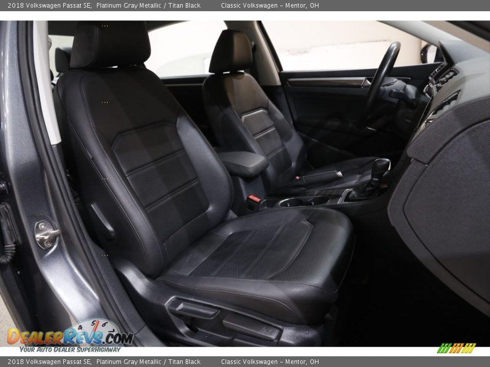 2018 Volkswagen Passat SE Platinum Gray Metallic / Titan Black Photo #13
