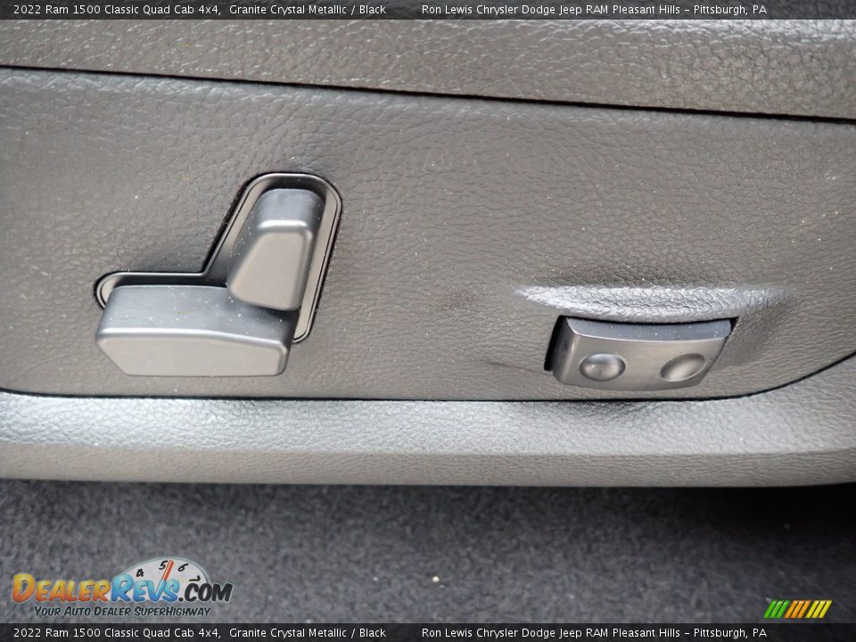 2022 Ram 1500 Classic Quad Cab 4x4 Granite Crystal Metallic / Black Photo #16
