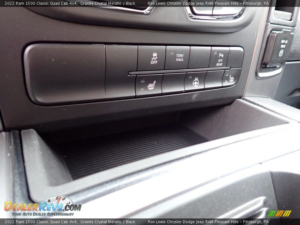 2022 Ram 1500 Classic Quad Cab 4x4 Granite Crystal Metallic / Black Photo #18