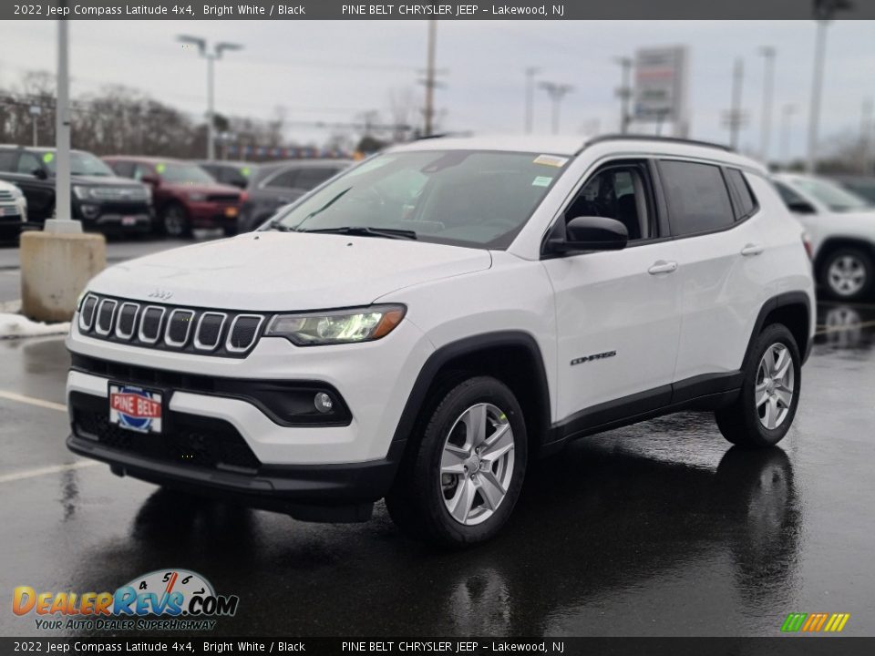 2022 Jeep Compass Latitude 4x4 Bright White / Black Photo #1