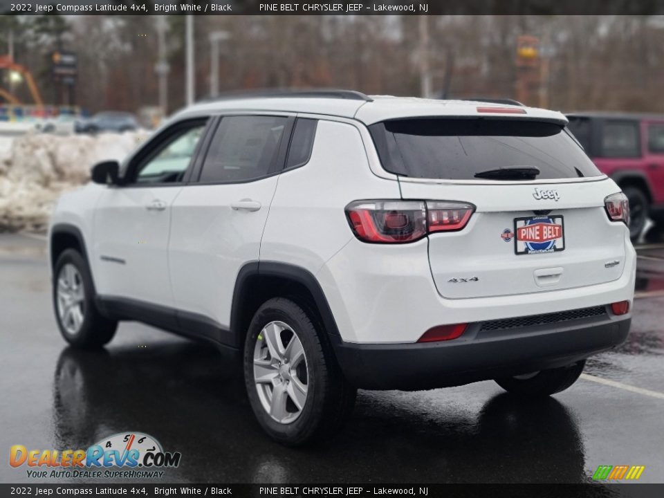 2022 Jeep Compass Latitude 4x4 Bright White / Black Photo #4