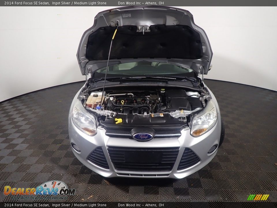 2014 Ford Focus SE Sedan Ingot Silver / Medium Light Stone Photo #5