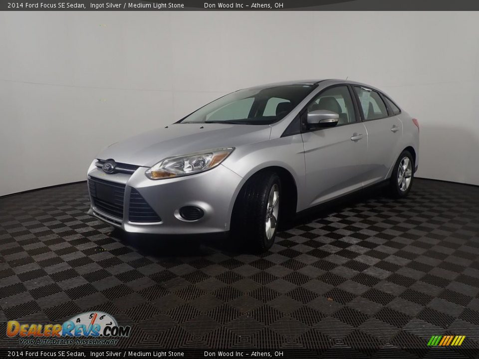 2014 Ford Focus SE Sedan Ingot Silver / Medium Light Stone Photo #7
