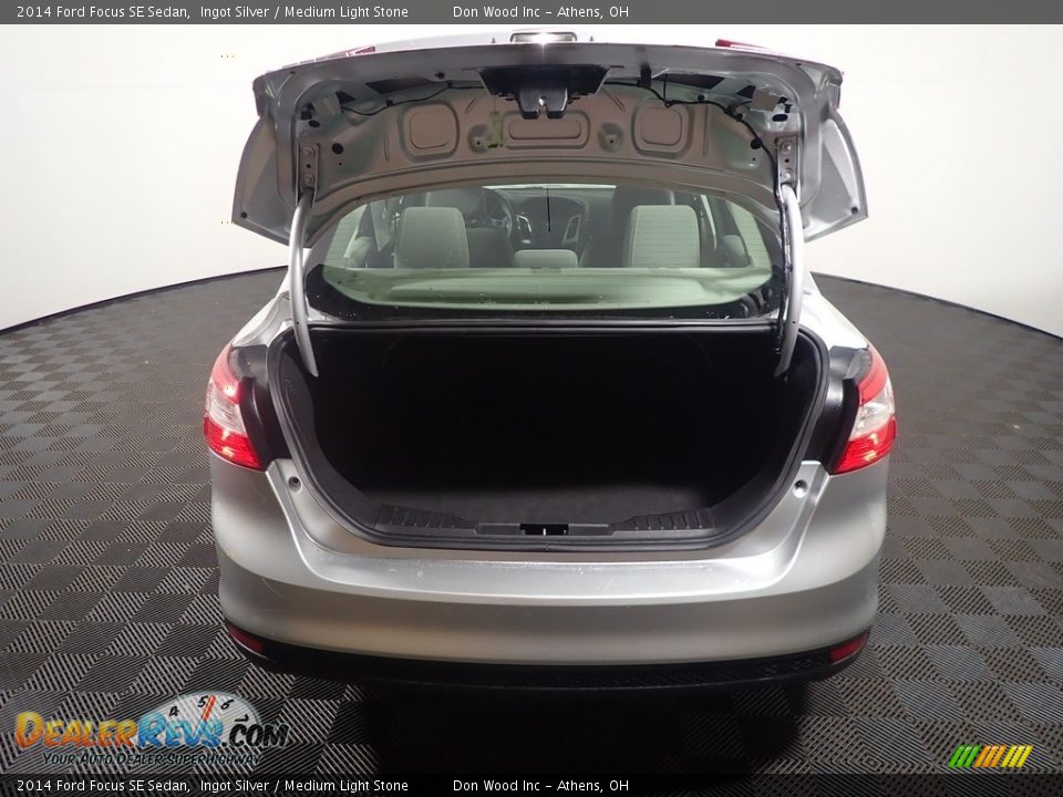 2014 Ford Focus SE Sedan Ingot Silver / Medium Light Stone Photo #13