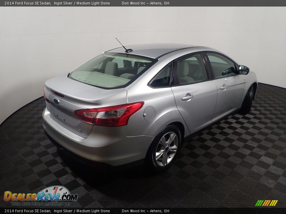 2014 Ford Focus SE Sedan Ingot Silver / Medium Light Stone Photo #16