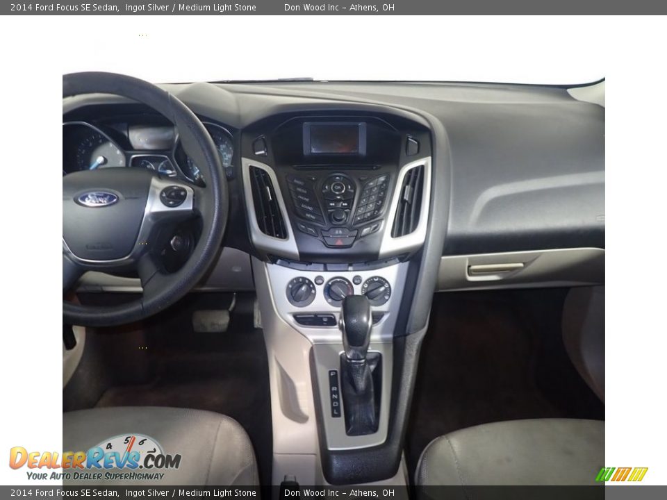 2014 Ford Focus SE Sedan Ingot Silver / Medium Light Stone Photo #24
