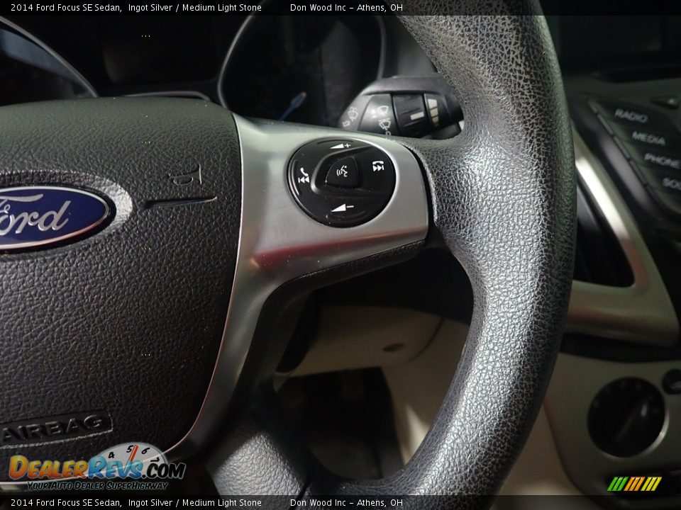 2014 Ford Focus SE Sedan Ingot Silver / Medium Light Stone Photo #29