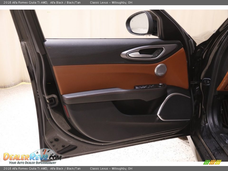 Door Panel of 2018 Alfa Romeo Giulia Ti AWD Photo #4