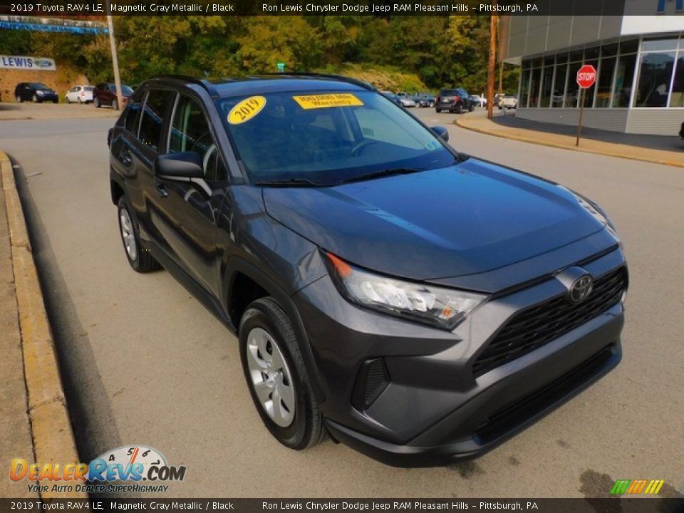 2019 Toyota RAV4 LE Magnetic Gray Metallic / Black Photo #9