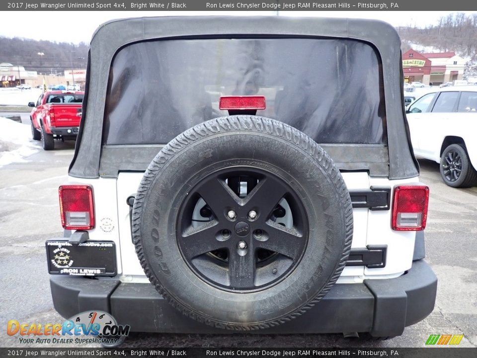 2017 Jeep Wrangler Unlimited Sport 4x4 Bright White / Black Photo #4