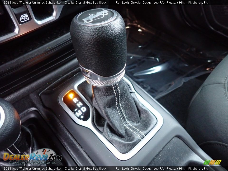 2018 Jeep Wrangler Unlimited Sahara 4x4 Granite Crystal Metallic / Black Photo #16