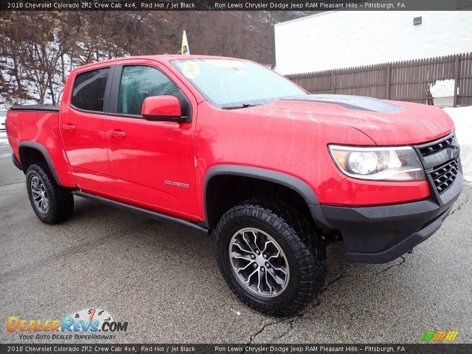 Front 3/4 View of 2018 Chevrolet Colorado ZR2 Crew Cab 4x4 Photo #8