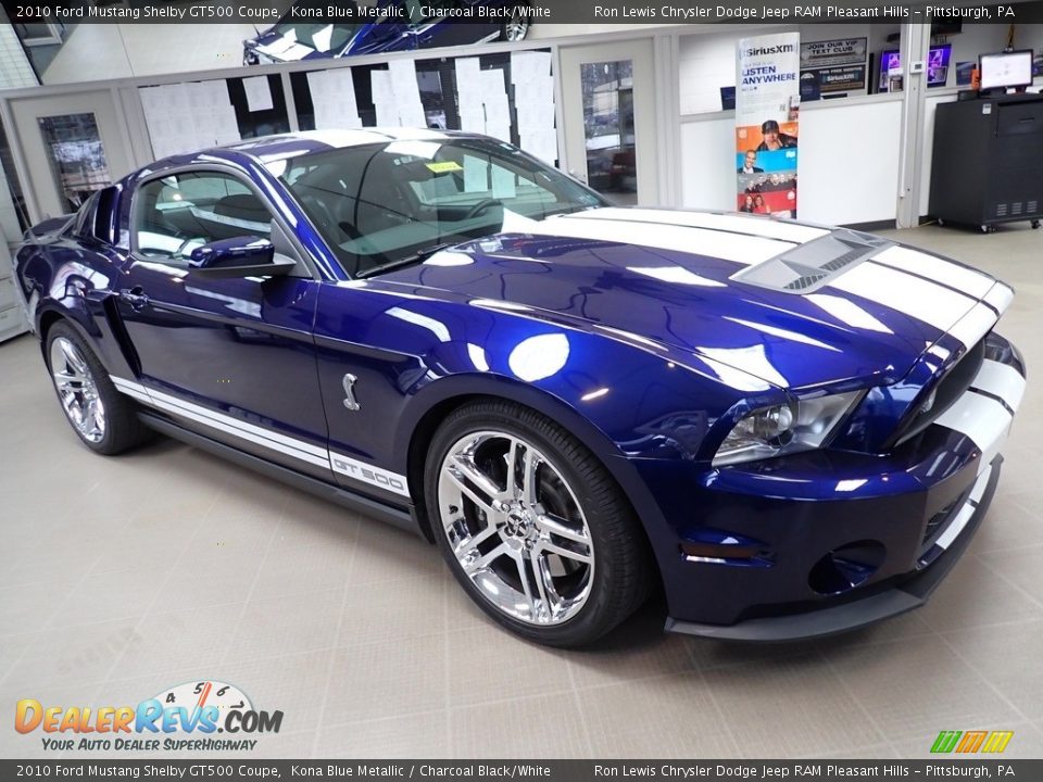 Front 3/4 View of 2010 Ford Mustang Shelby GT500 Coupe Photo #7