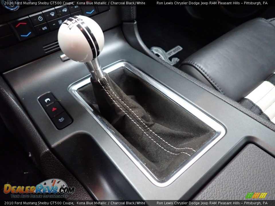 2010 Ford Mustang Shelby GT500 Coupe Shifter Photo #18