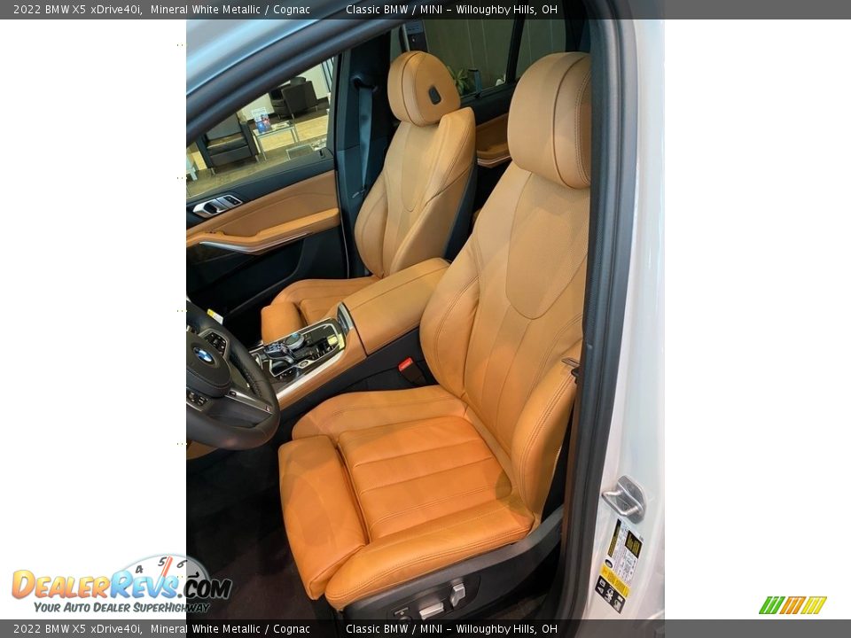 Front Seat of 2022 BMW X5 xDrive40i Photo #4