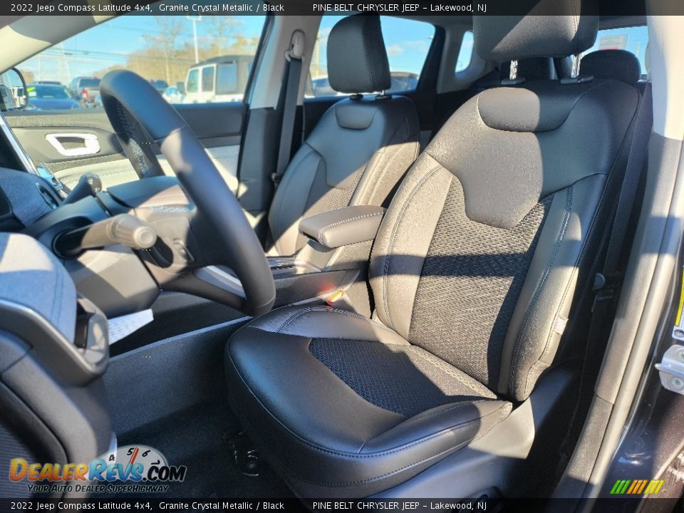 2022 Jeep Compass Latitude 4x4 Granite Crystal Metallic / Black Photo #10