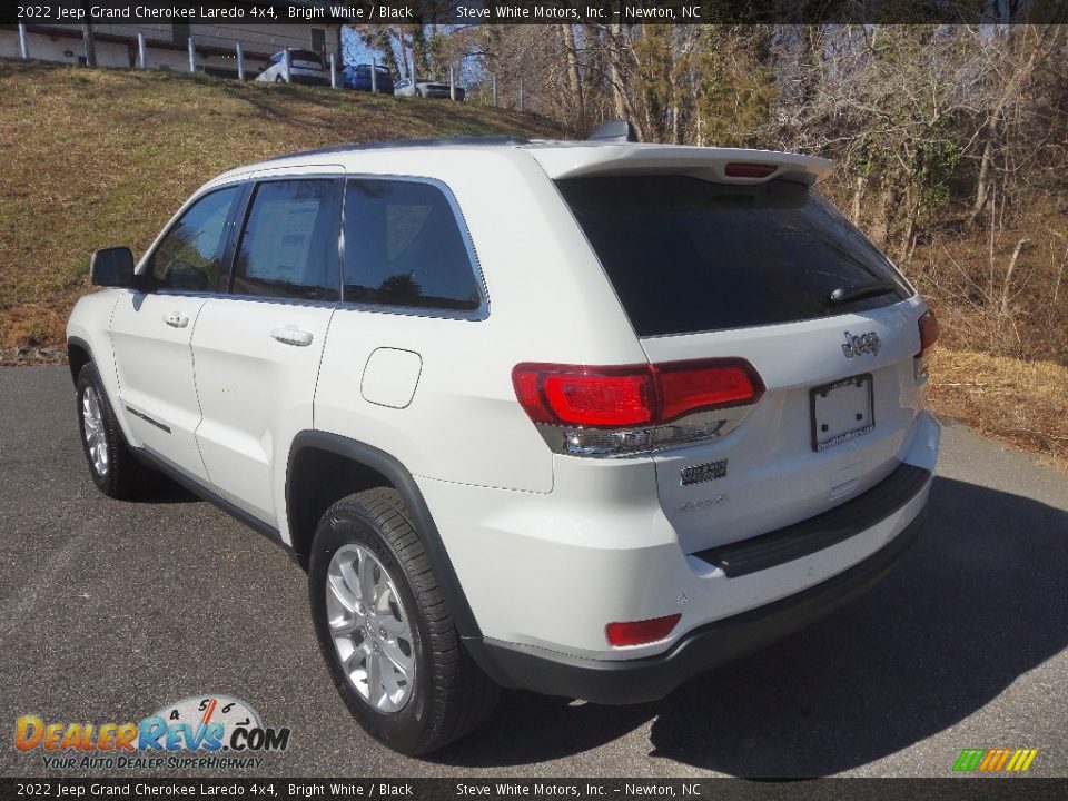 2022 Jeep Grand Cherokee Laredo 4x4 Bright White / Black Photo #8