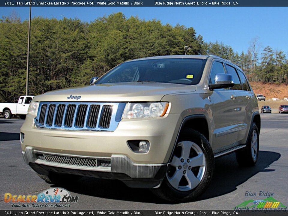 2011 Jeep Grand Cherokee Laredo X Package 4x4 White Gold Metallic / Black Photo #1