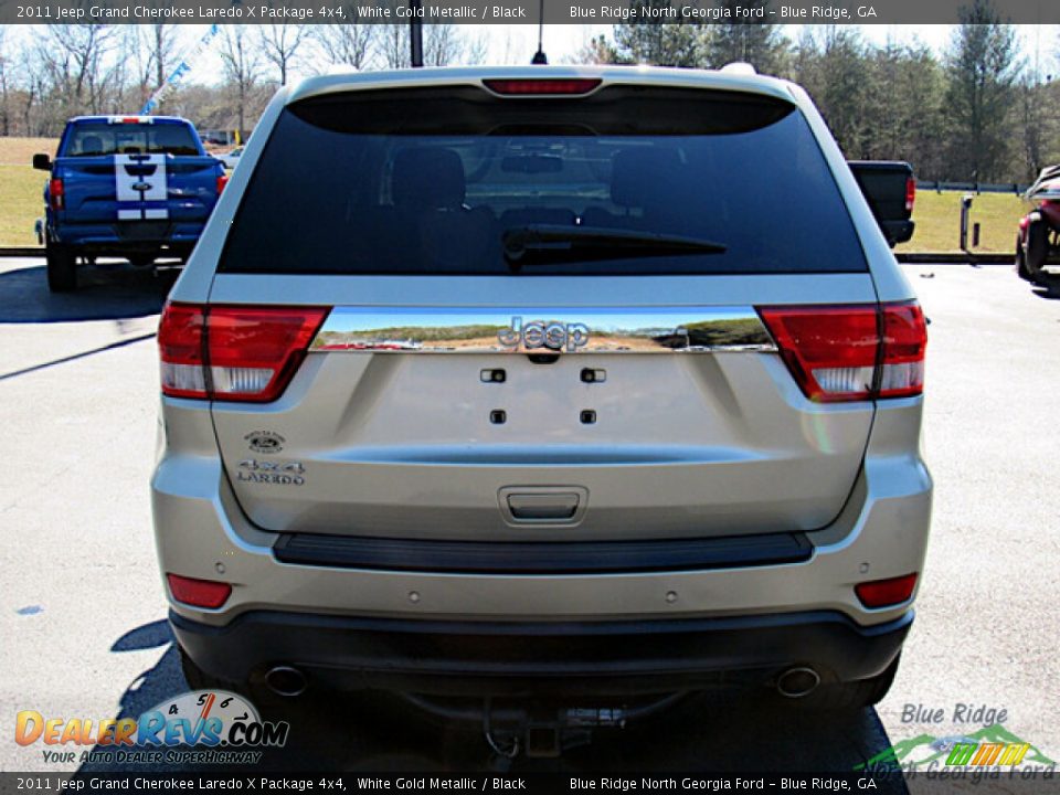 2011 Jeep Grand Cherokee Laredo X Package 4x4 White Gold Metallic / Black Photo #4