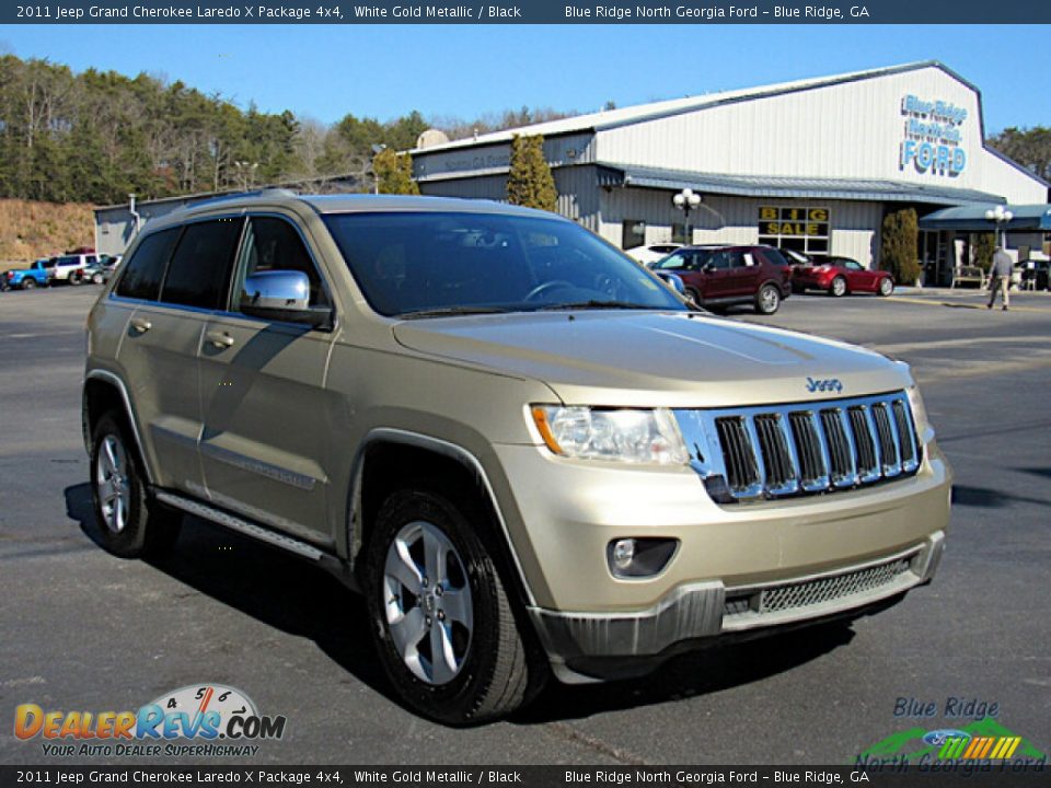 2011 Jeep Grand Cherokee Laredo X Package 4x4 White Gold Metallic / Black Photo #7
