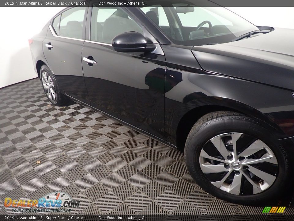 2019 Nissan Altima S Super Black / Charcoal Photo #4
