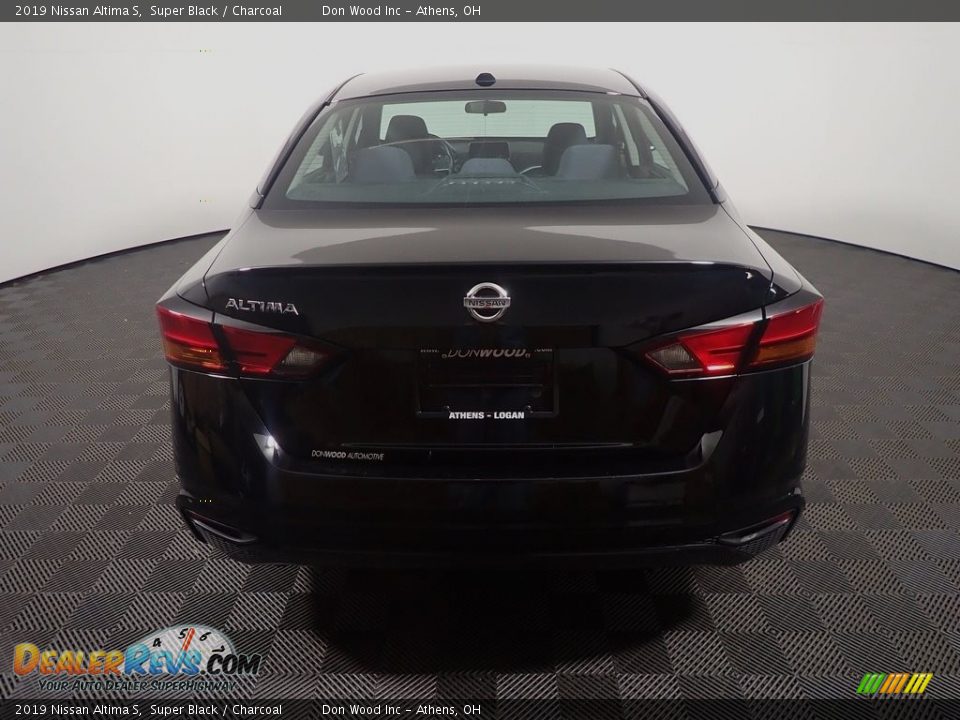 2019 Nissan Altima S Super Black / Charcoal Photo #13