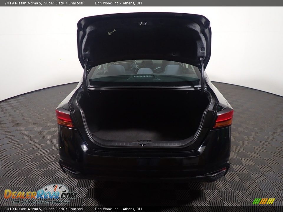 2019 Nissan Altima S Super Black / Charcoal Photo #14