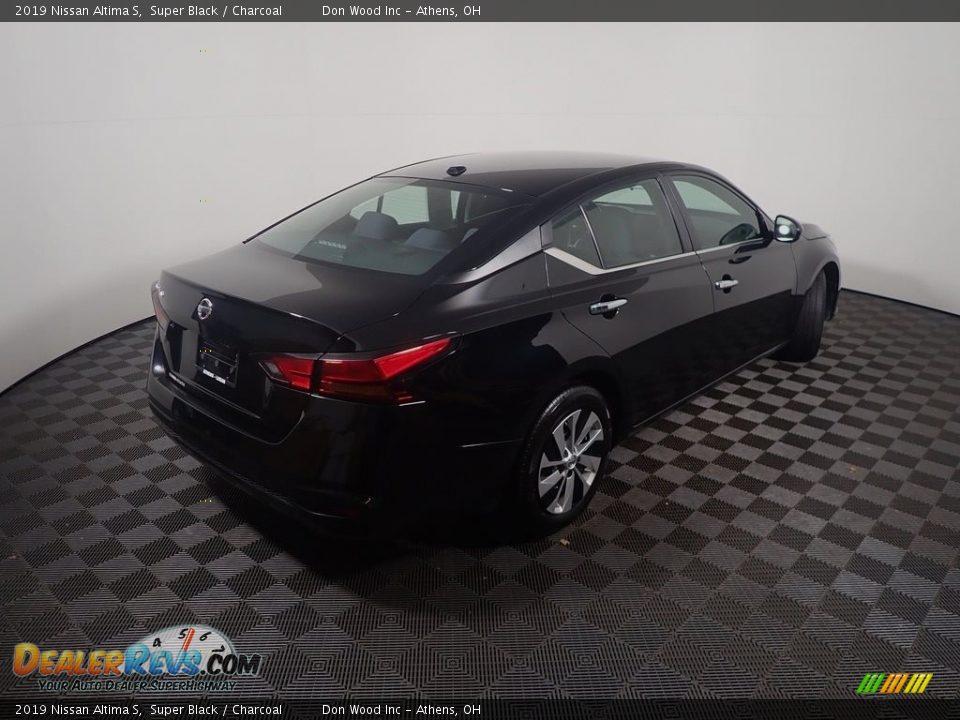 2019 Nissan Altima S Super Black / Charcoal Photo #17